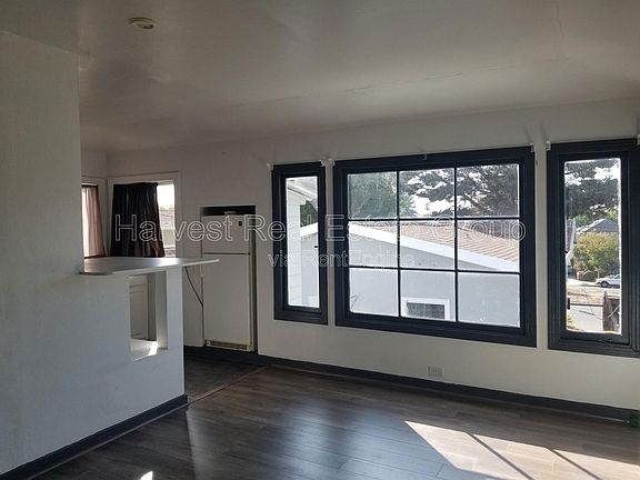 2nd image of 2331 Sacramento St #B