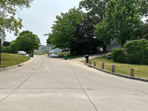 4th image of 34695 Princeton Dr