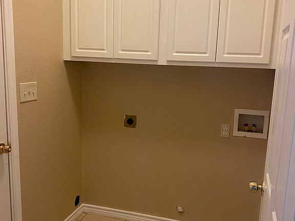 5th image of 406 Shady Oaks Cir