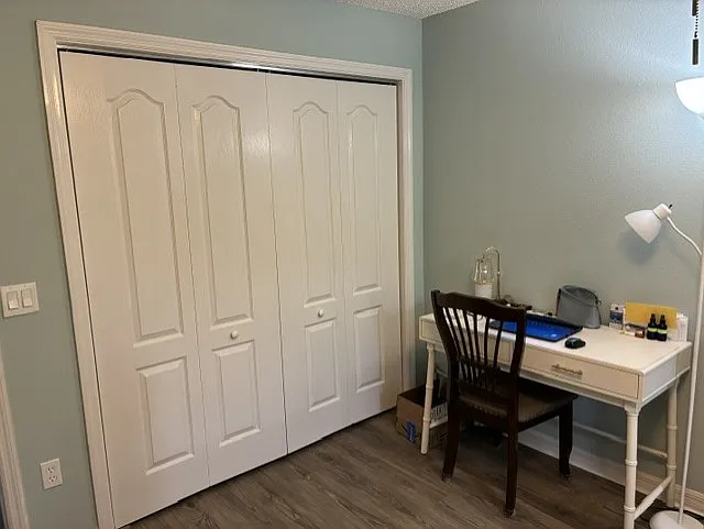 Private Bedroom Double Closet