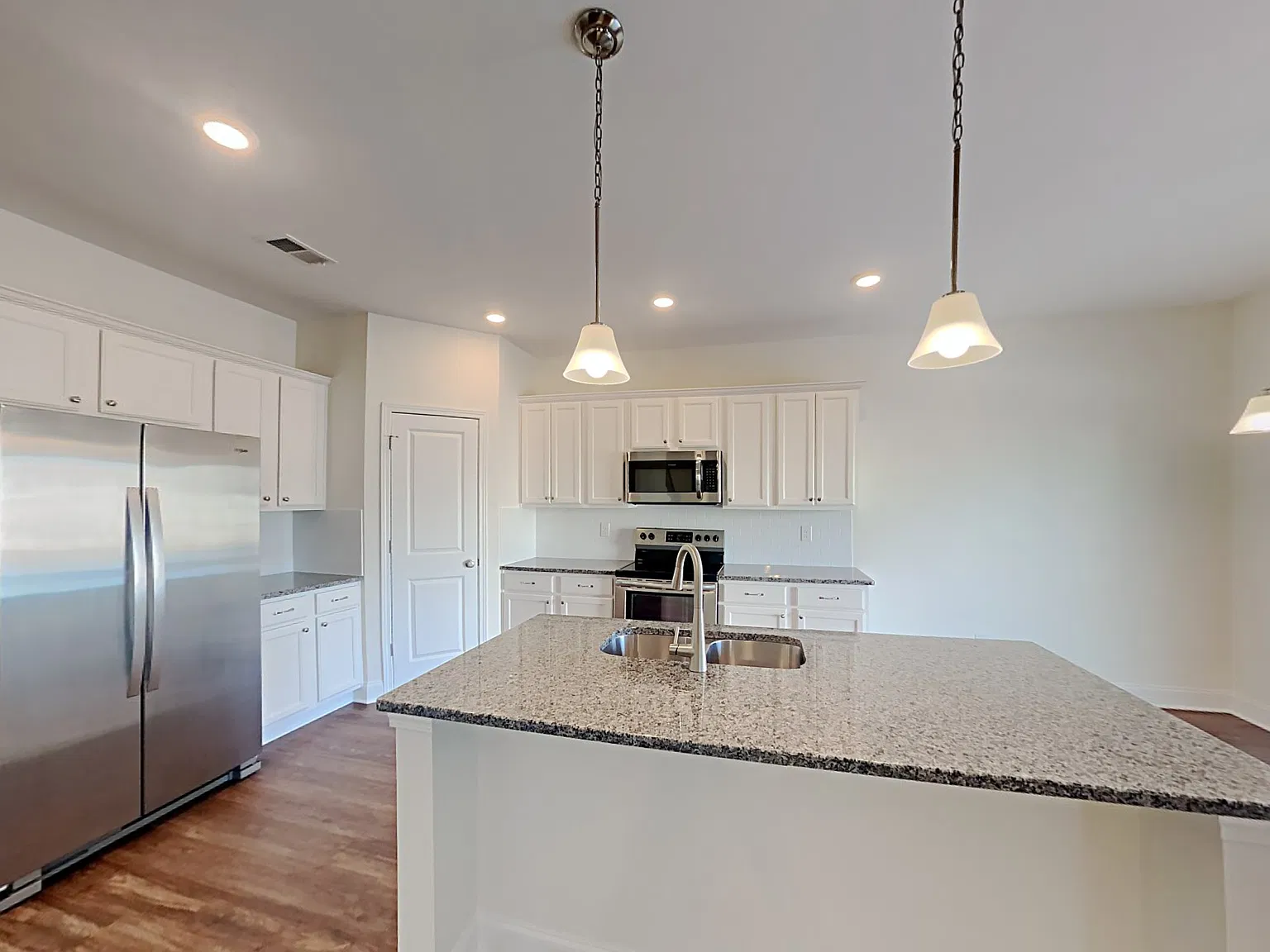 4 bed, 2.5 bath, 2297 sqft, $2,755 — Photo 4