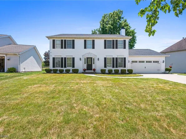 10515 Lake Meadows Dr, Strongsville, OH 44136