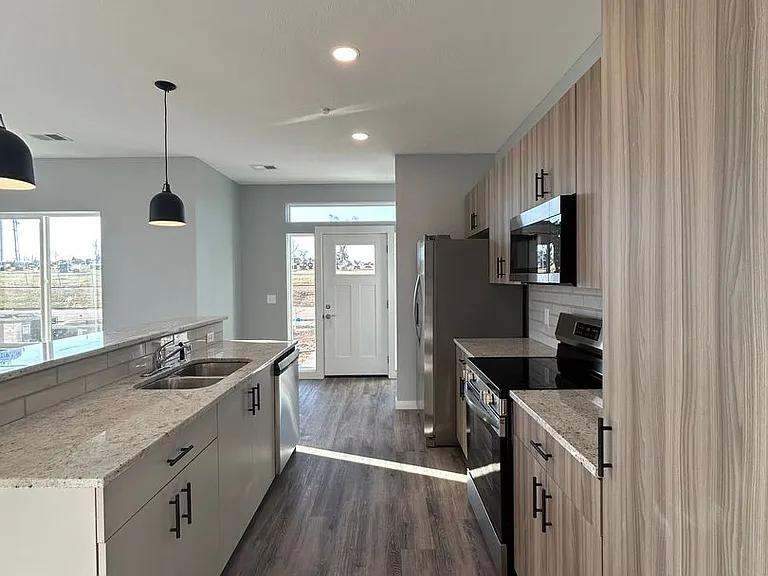 2724 Silver St — Photo 51