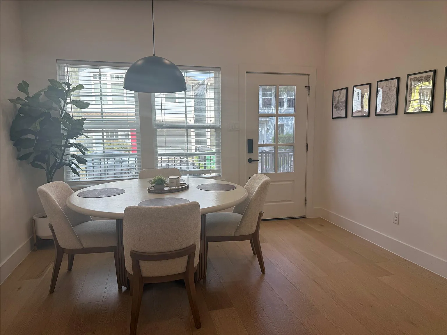 3 bed, 2.5 bath, 1730 sqft, $3,100 — Photo 3