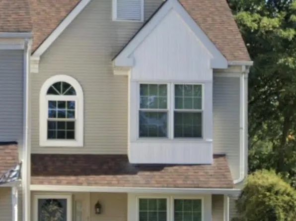 1 Victoria Dr, Aston, PA 19014