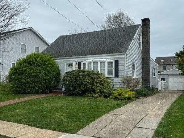 2367 Mattituck Avenue, Seaford, NY 11783