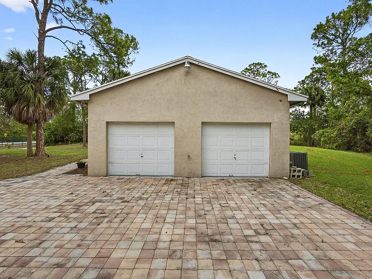 16932 Okeechobee Blvd — Photo 10