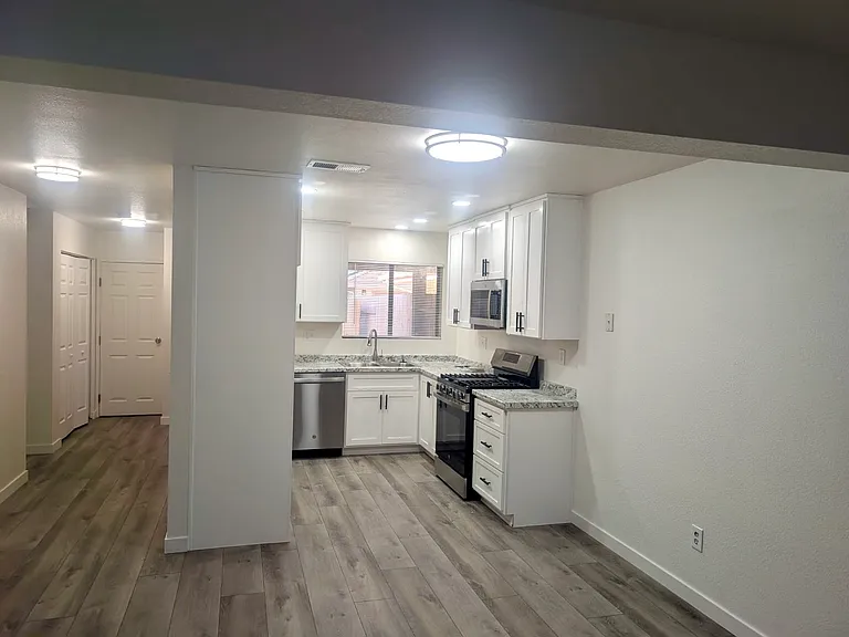 71 Village Circle Dr — Photo 3