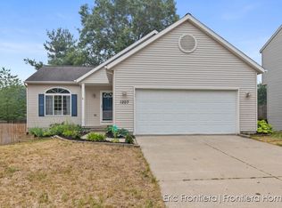 1207 Tamarack Ct, Greenville, MI 48838