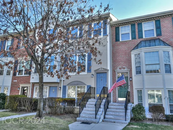 501 Quince Ct, Mahwah, NJ 07430
