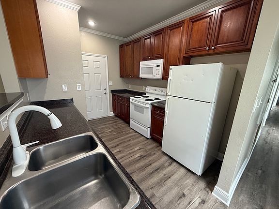 4th image of 12147 Prudie Cir #A