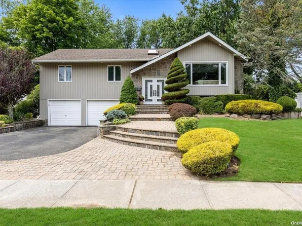 52 Beatrice Lane, Old Bethpage, NY 11804