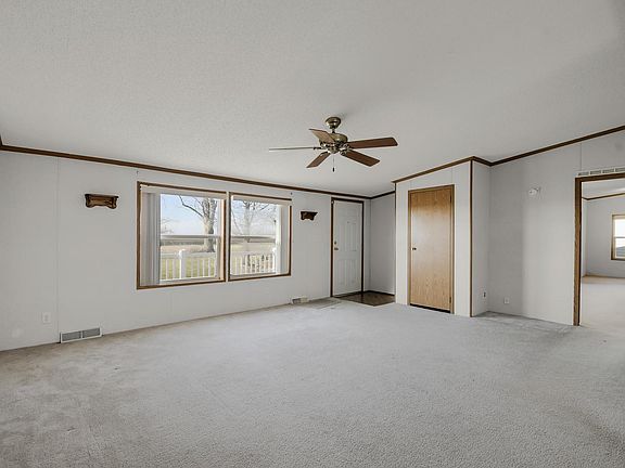 4th image of 22114 N 900th St