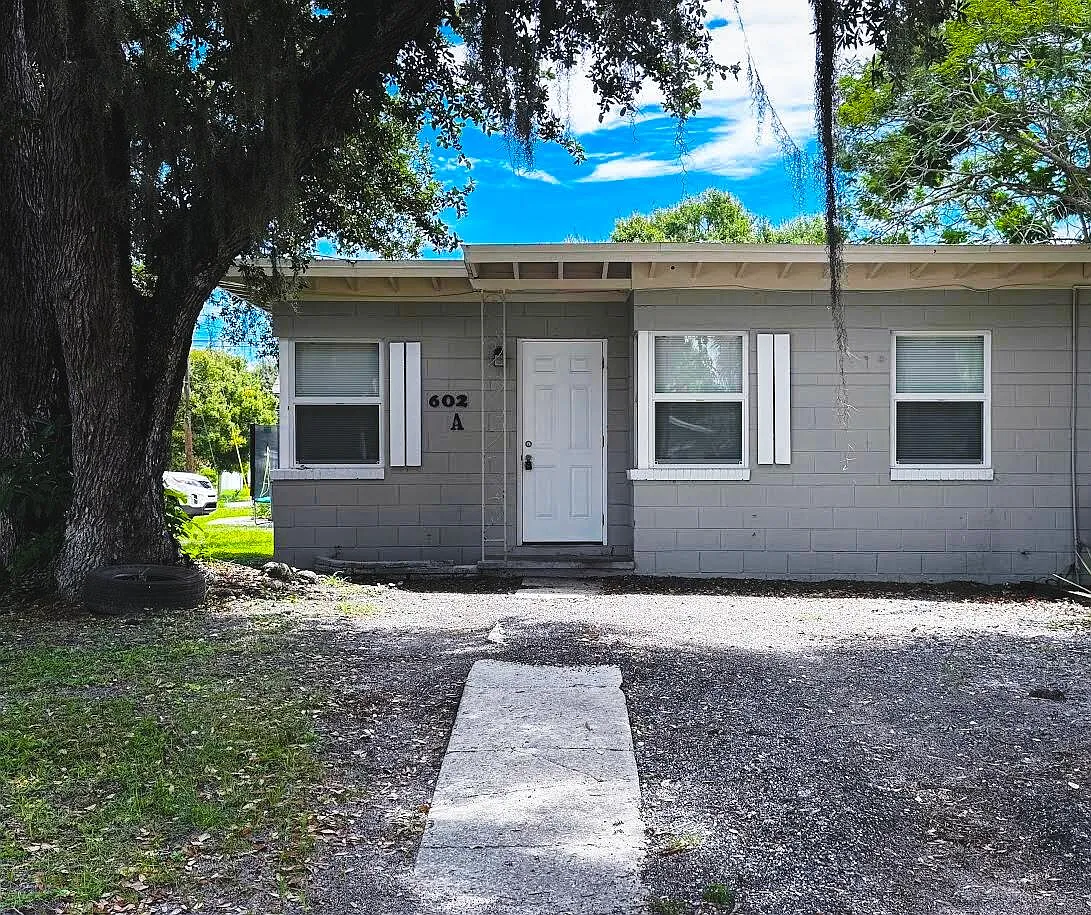 1 bed, 1.0 bath, 950 sqft, $1,200 — Photo 1