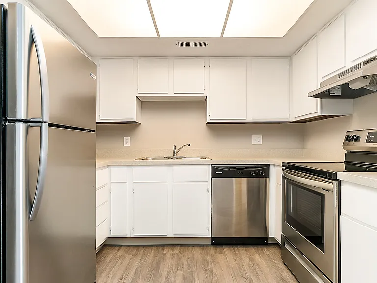 2067 Park Run Dr — Photo 2