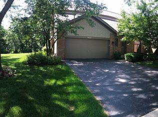23W381 Green Trails Dr, Naperville, IL 60540