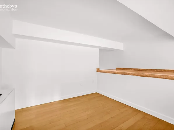 310 East 46th Street image 8 of 14