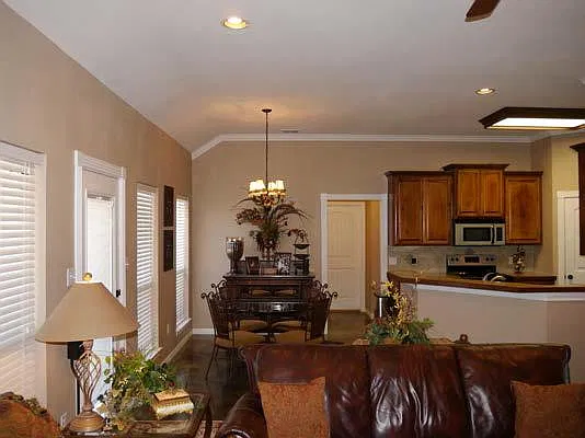 3 bed, 1769 sqft, $2,950 — Photo 3