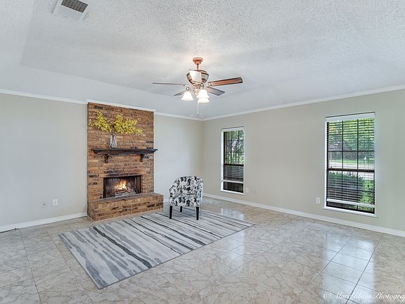 2nd image of 2504 Palmetto Dr