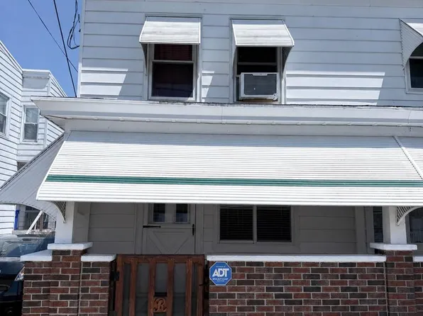 5 N Morris St, Saint Clair, PA 17970