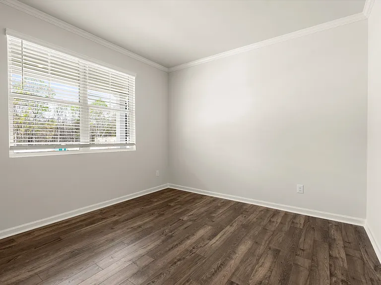 365 Belmont Dr — Photo 9