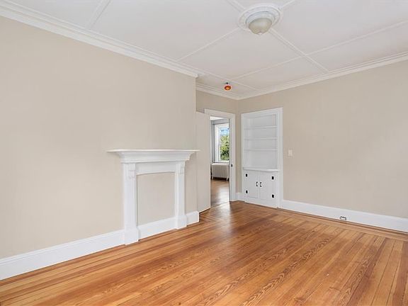5th image of 427 Spring St #2