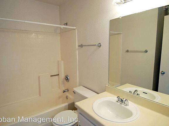 4th image of 1850 Pepper Valley Ln APT 28
