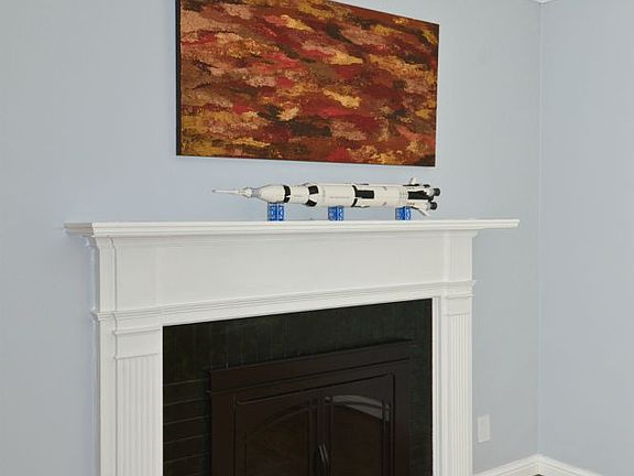 4th image of 644 Bedford Oaks Dr