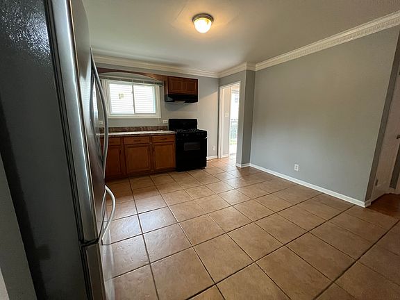 5th image of 538 Hickok Ave