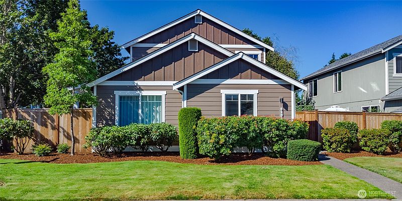 2nd image of 8135 Trimble Lane SE