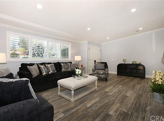 5th image of 324 E Dunbarton Pl