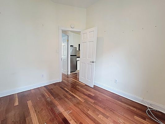 4th image of 145 E 17th St #X