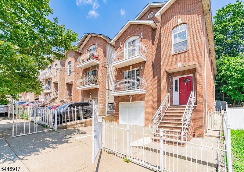 1st image of 17 Chester Ave
