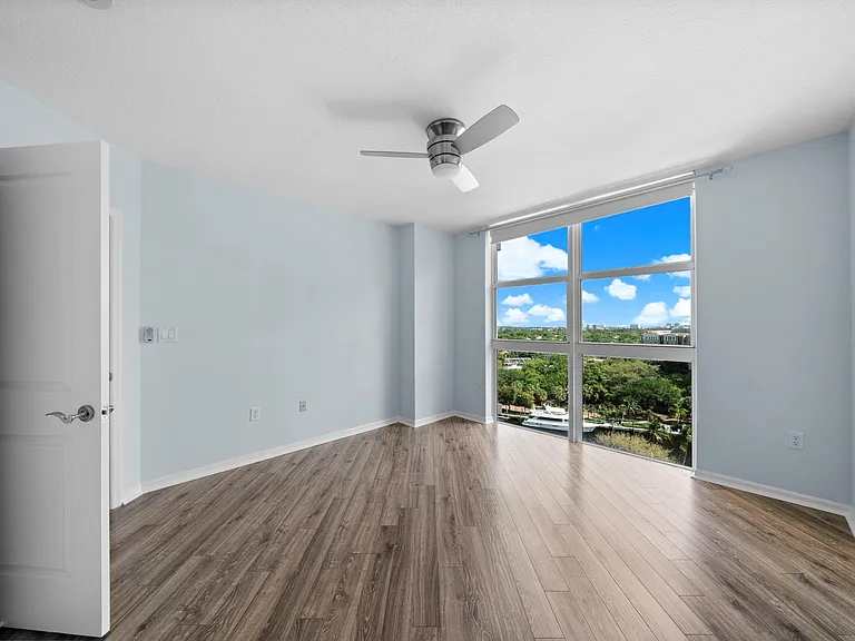 347 N New River Dr #1110 — Photo 11