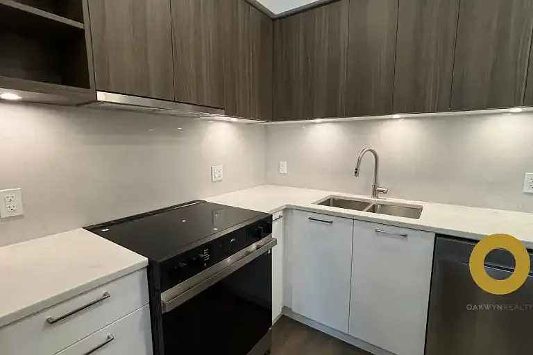 82 1st St #211 — Photo 3