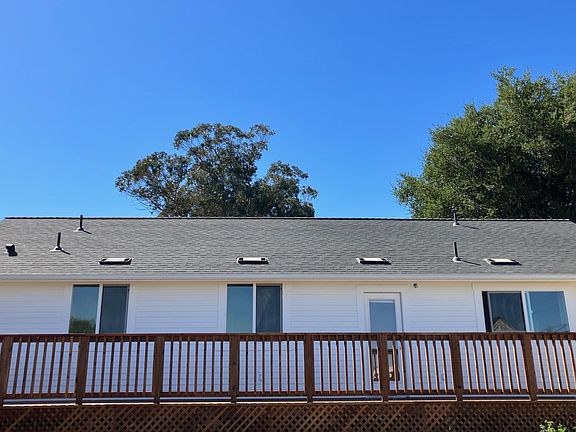 3rd image of 1141 Eastman Ln