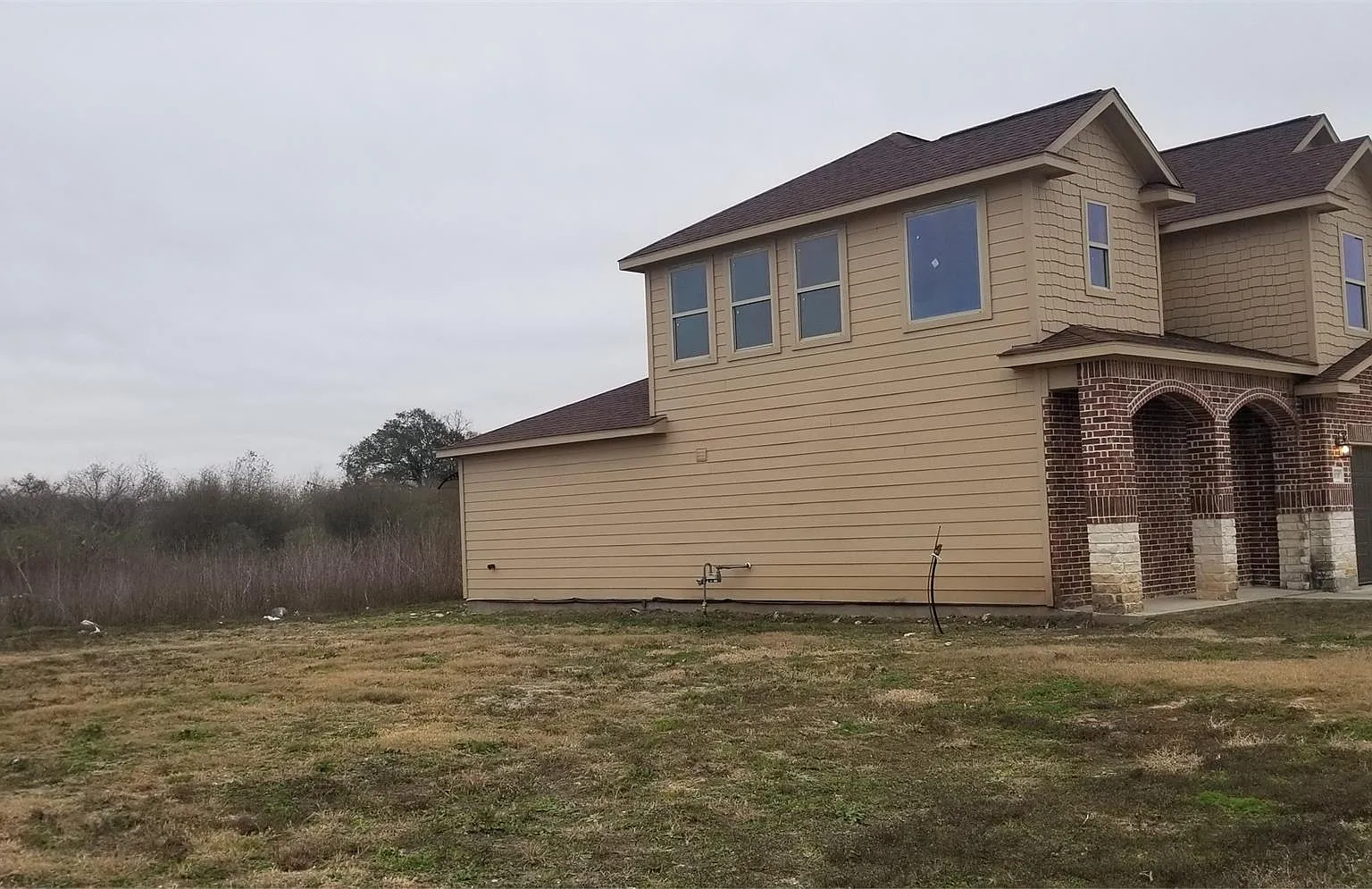 4 bed, 3.5 bath, 2274 sqft, $2,100 — Photo 4