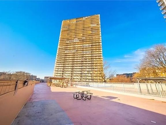 5th image of 6040 Blvd East APT 3J
