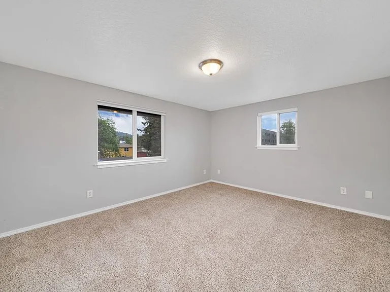 5320 SE 122nd Ave — Photo 31