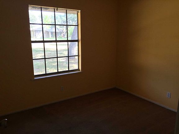 5th image of 308 Coleto Dr