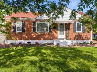 9814 Huntingdon Ln, Saint Louis, MO 63123