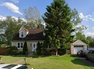 130 Oxford Rd, Cinnaminson, NJ 08077