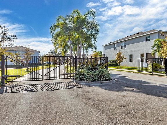3rd image of 8657 Palmer Park Cir