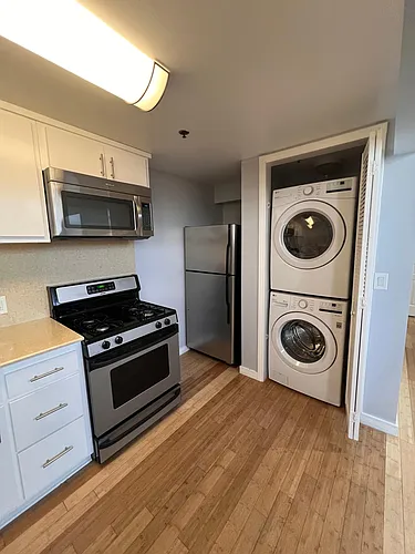 1043 S Grand Ave #8 Photo 1