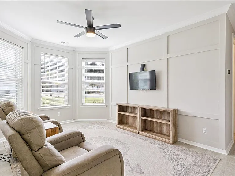 220 Landshark Blvd — Photo 5