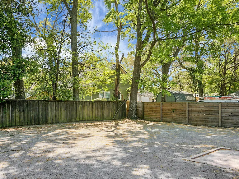 2135 Dorchester Rd — Photo 12