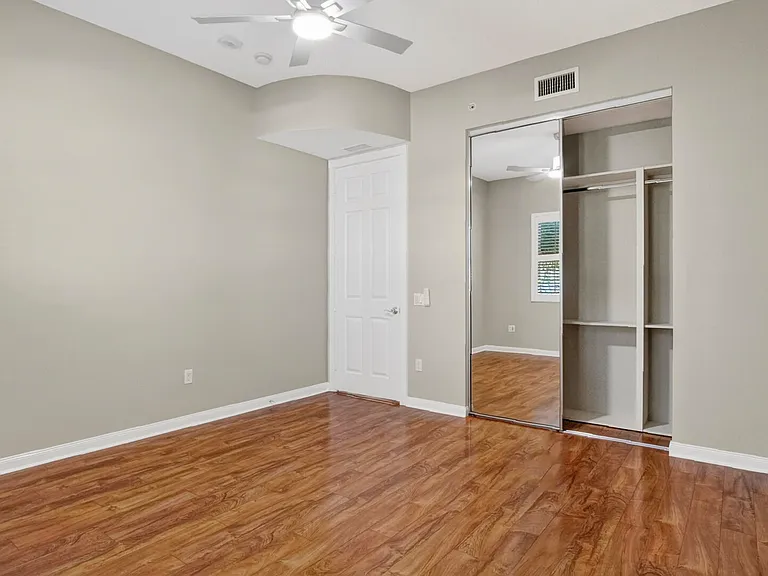 37 Harbour Isle Dr E #106 — Photo 29