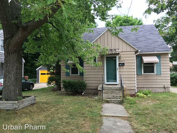 3rd image of 2812 Belknap Ave NE