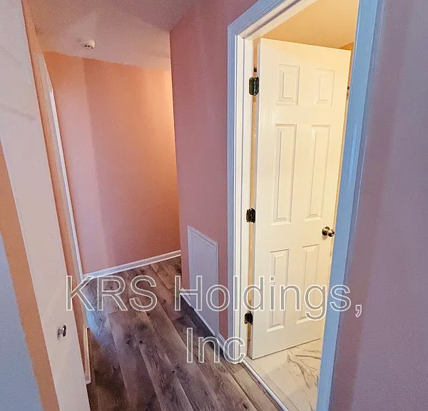 1235 Thomas Jefferson Pl — Photo 17