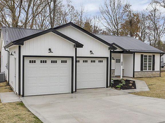 3rd image of 5374 Cypress Dr NE